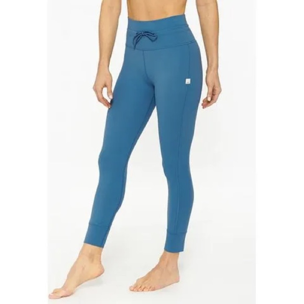 Vuori High-Rise Daily Leggings + Bra set